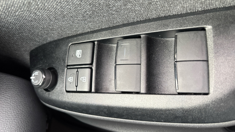 Toyota Yaris 1.5 Hybrid Design 5dr CVT Hybrid Hatchback